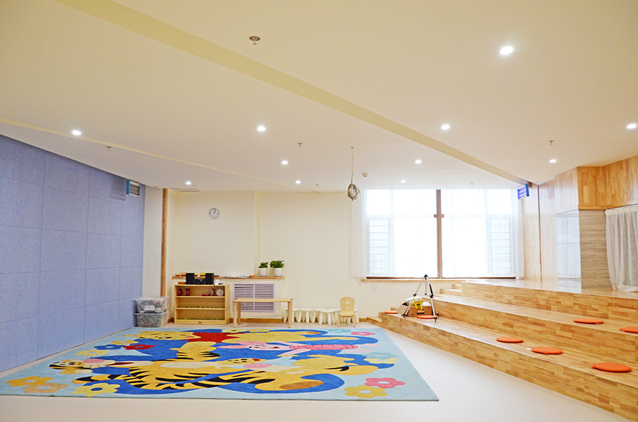 多功能教室1.jpg 多功能教室1.jpg