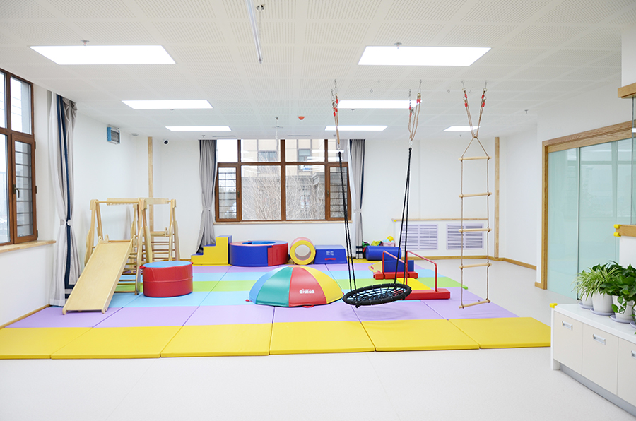 早教感统训练室.jpg 早教感统训练室.jpg